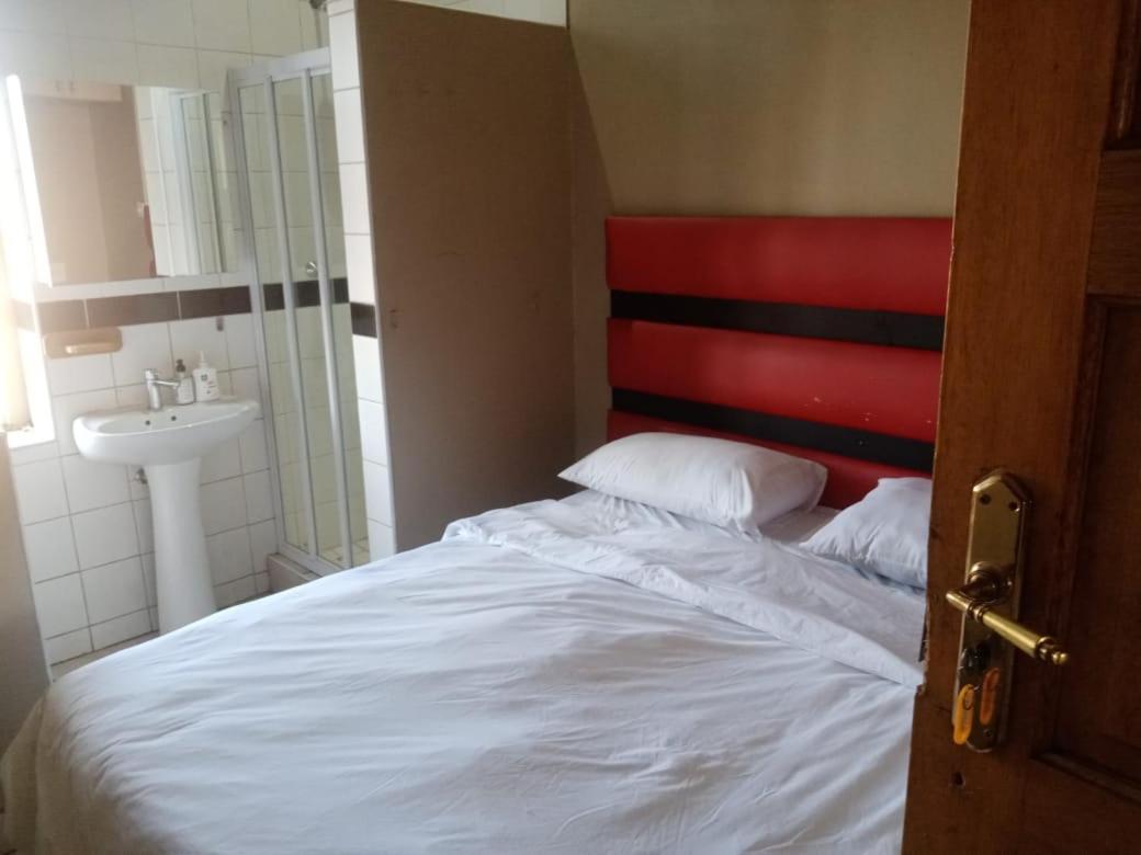 Ebony Guest House Pretoria Exterior foto