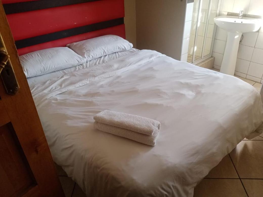 Ebony Guest House Pretoria Exterior foto