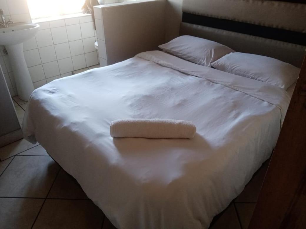 Ebony Guest House Pretoria Exterior foto