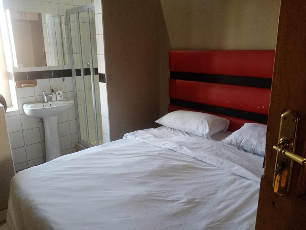 Ebony Guest House Pretoria Exterior foto
